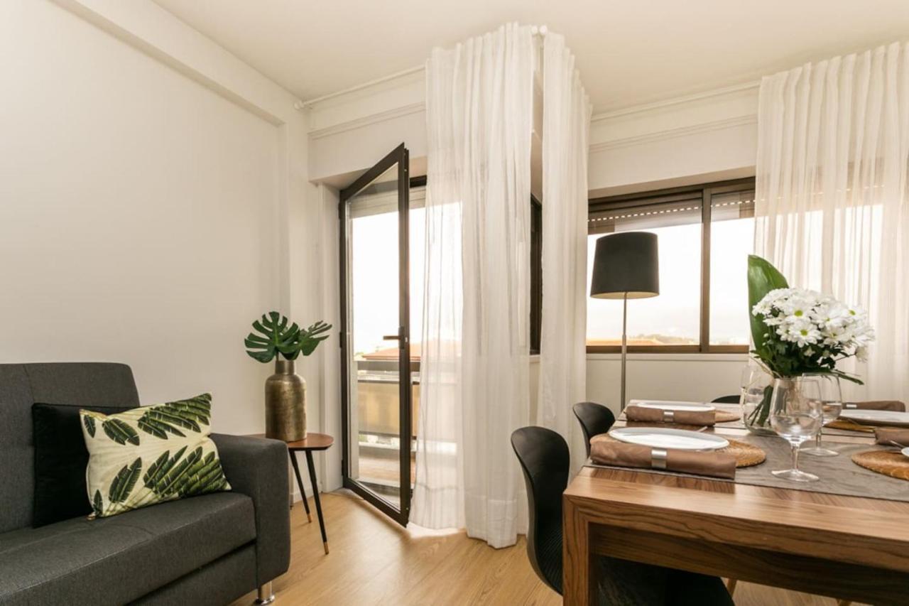 Aposentus - Elegant Functionality Porto Downtown Apartment Bagian luar foto