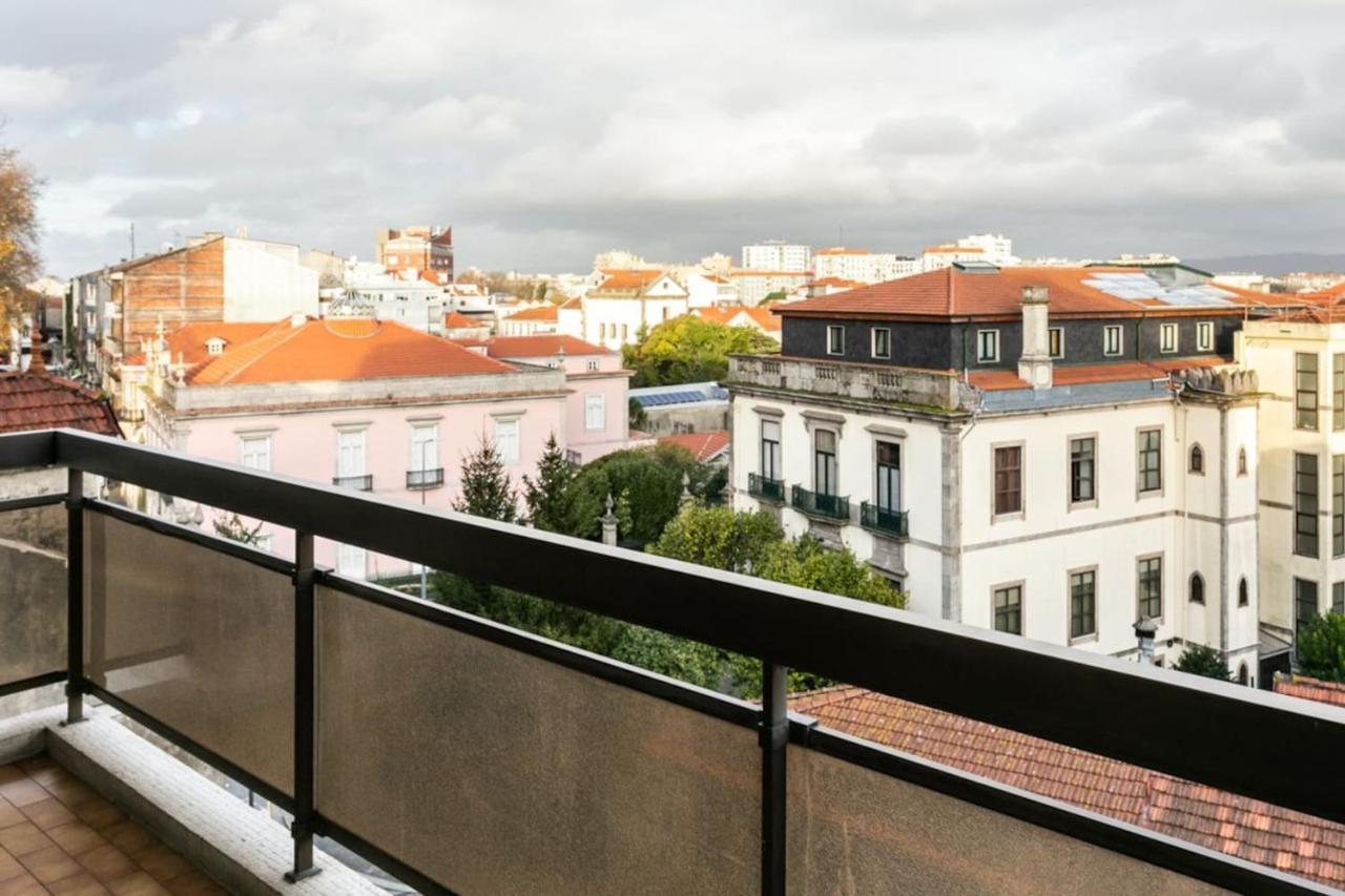 Aposentus - Elegant Functionality Porto Downtown Apartment Bagian luar foto