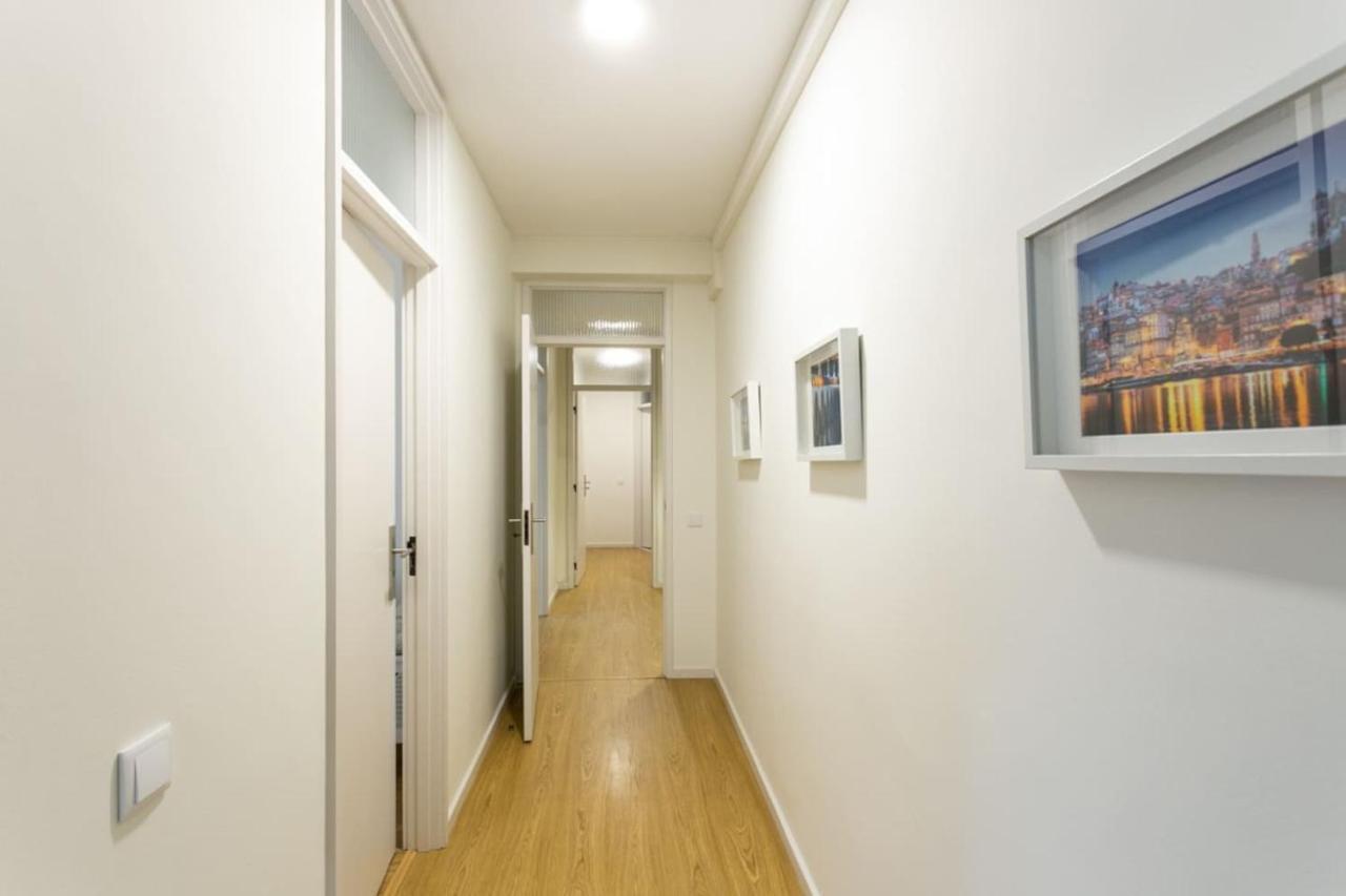 Aposentus - Elegant Functionality Porto Downtown Apartment Bagian luar foto