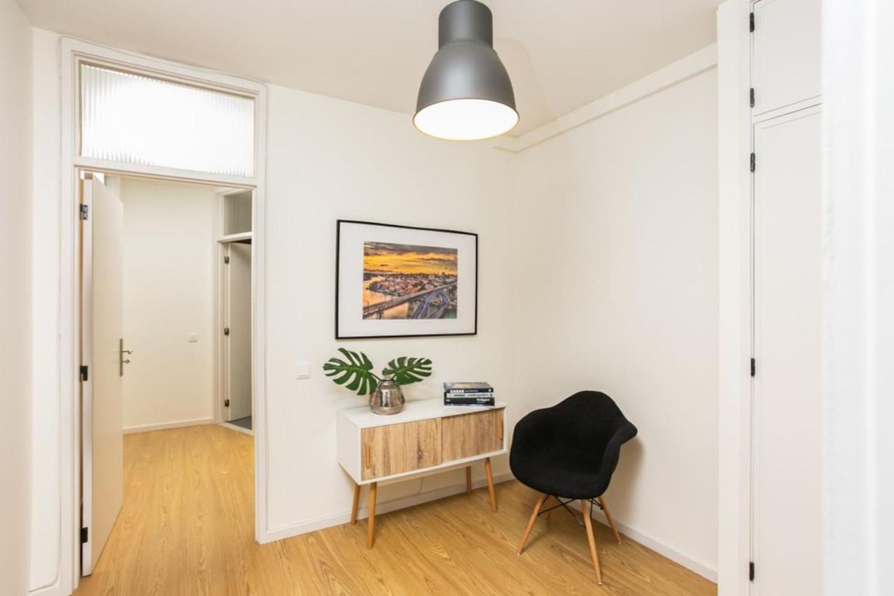 Aposentus - Elegant Functionality Porto Downtown Apartment Bagian luar foto